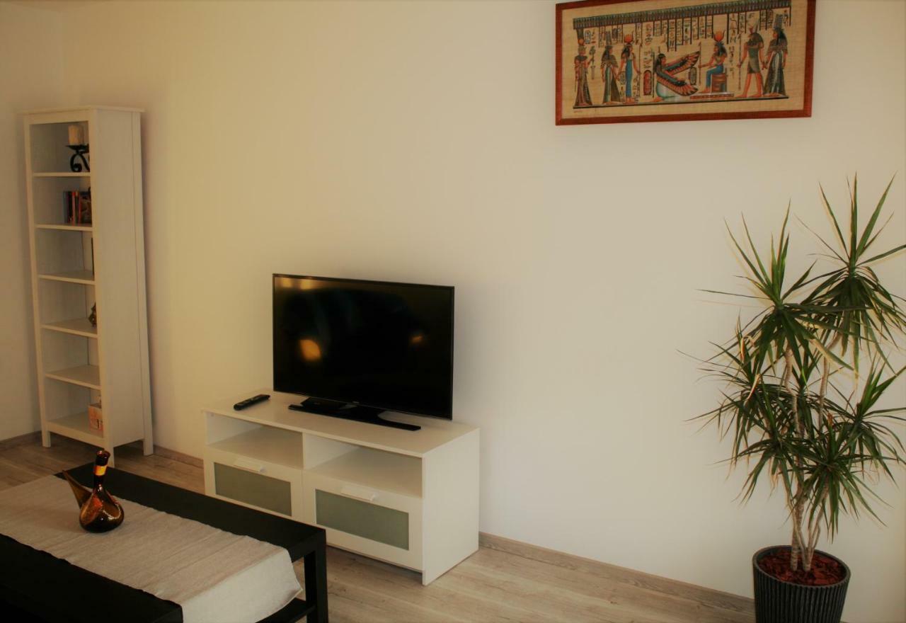 Casa Peterfi - Apartment With 3 Bedrooms And Spacious Living Room Târgu-Mureş Eksteriør billede