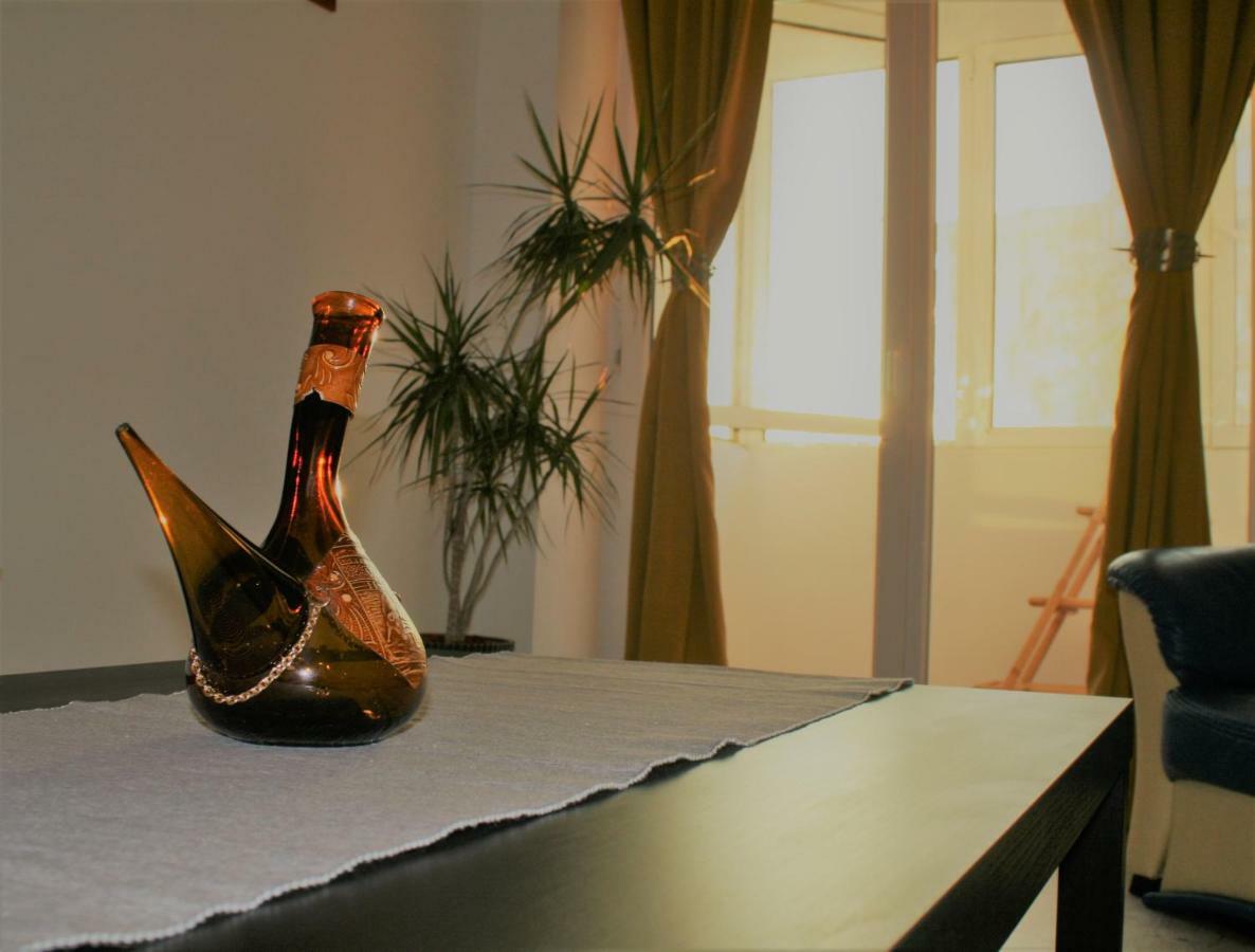 Casa Peterfi - Apartment With 3 Bedrooms And Spacious Living Room Târgu-Mureş Eksteriør billede