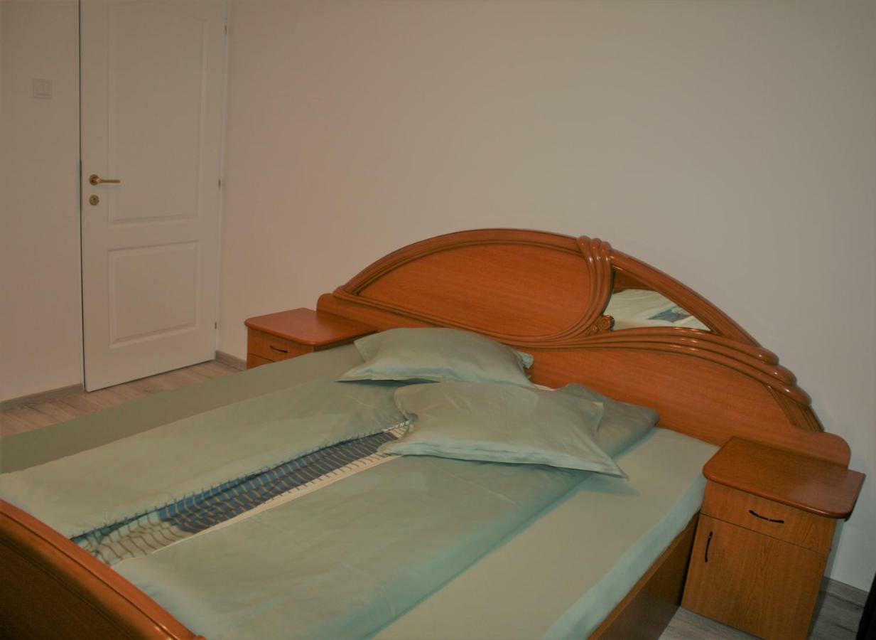 Casa Peterfi - Apartment With 3 Bedrooms And Spacious Living Room Târgu-Mureş Eksteriør billede