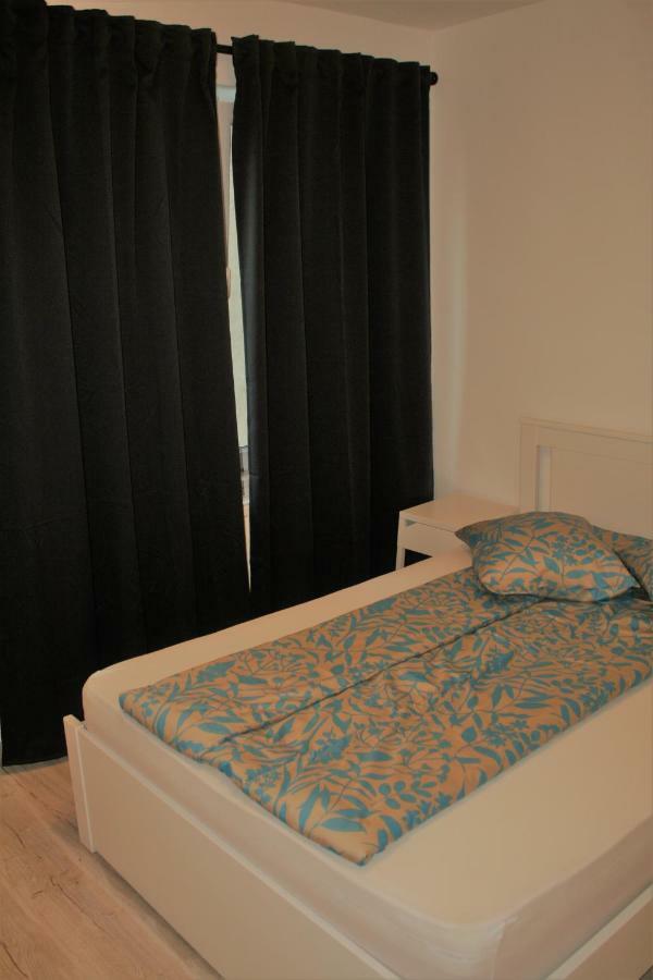 Casa Peterfi - Apartment With 3 Bedrooms And Spacious Living Room Târgu-Mureş Eksteriør billede